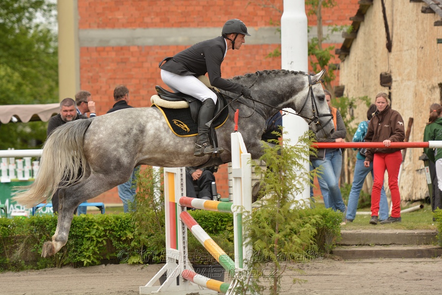 Skoková soutěž dvoufázové skákání 110/120 cm