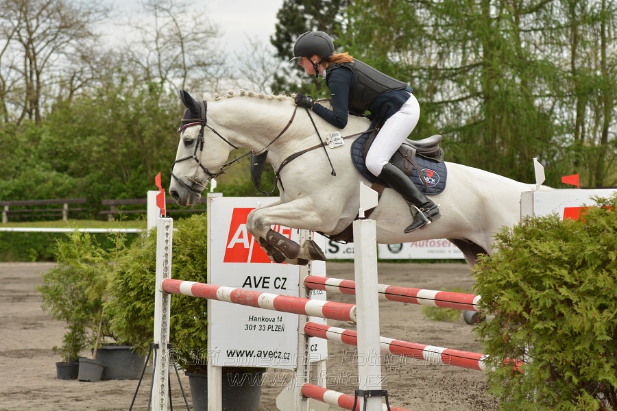 Skoková soutěž dvoufázové skákání 110/120 cm