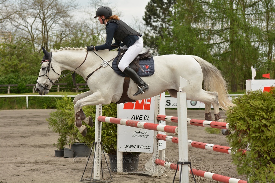 Skoková soutěž dvoufázové skákání 110/120 cm