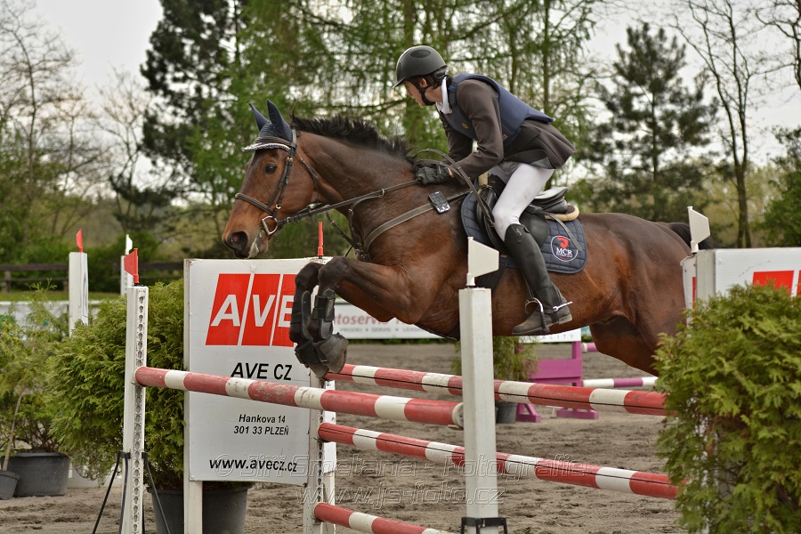 Skoková soutěž dvoufázové skákání 110/120 cm