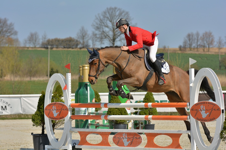 Skoková soutěž pro 5 a 6 leté koně s hendikepem 110/115 cm