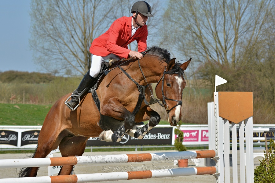 Skoková soutěž pro 5 a 6 leté koně s hendikepem 110/115 cm