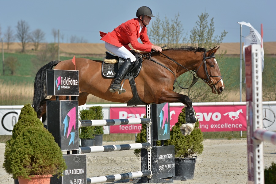 Skoková soutěž pro 5 a 6 leté koně s hendikepem 110/115 cm