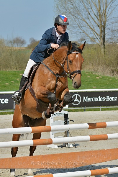 Skoková soutěž pro 5 a 6 leté koně s hendikepem 110/115 cm