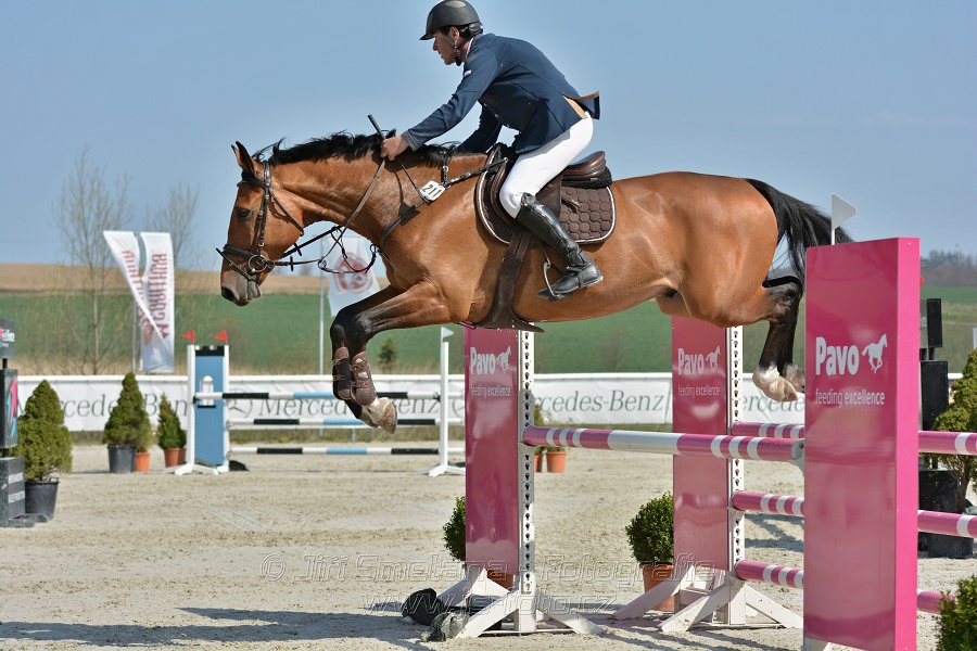 Skoková soutěž pro 5 a 6 leté koně s hendikepem 110/115 cm