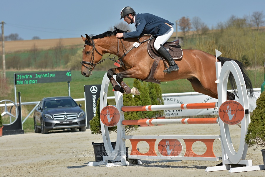 Skoková soutěž pro 5 a 6 leté koně s hendikepem 110/115 cm