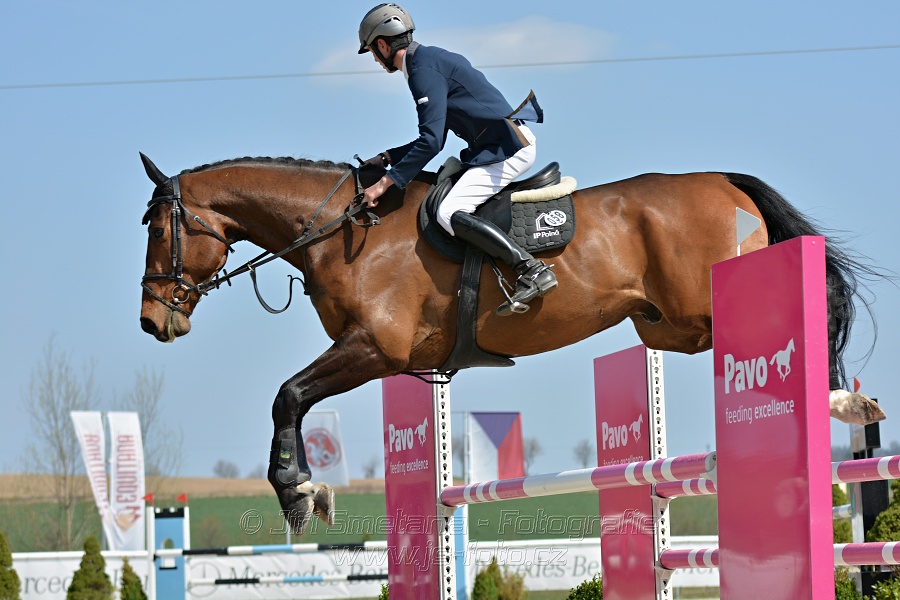 Skoková soutěž pro 5 a 6 leté koně s hendikepem 110/115 cm