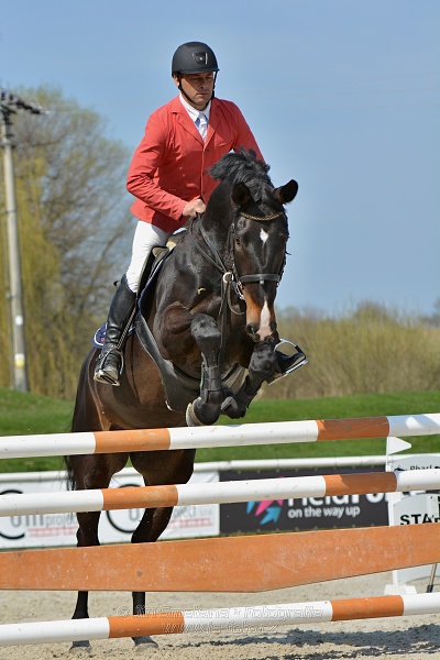 Skoková soutěž pro 5 a 6 leté koně s hendikepem 110/115 cm