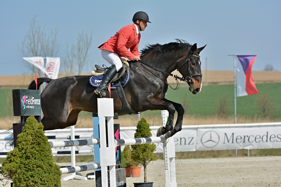 Skoková soutěž pro 5 a 6 leté koně s hendikepem 110/115 cm