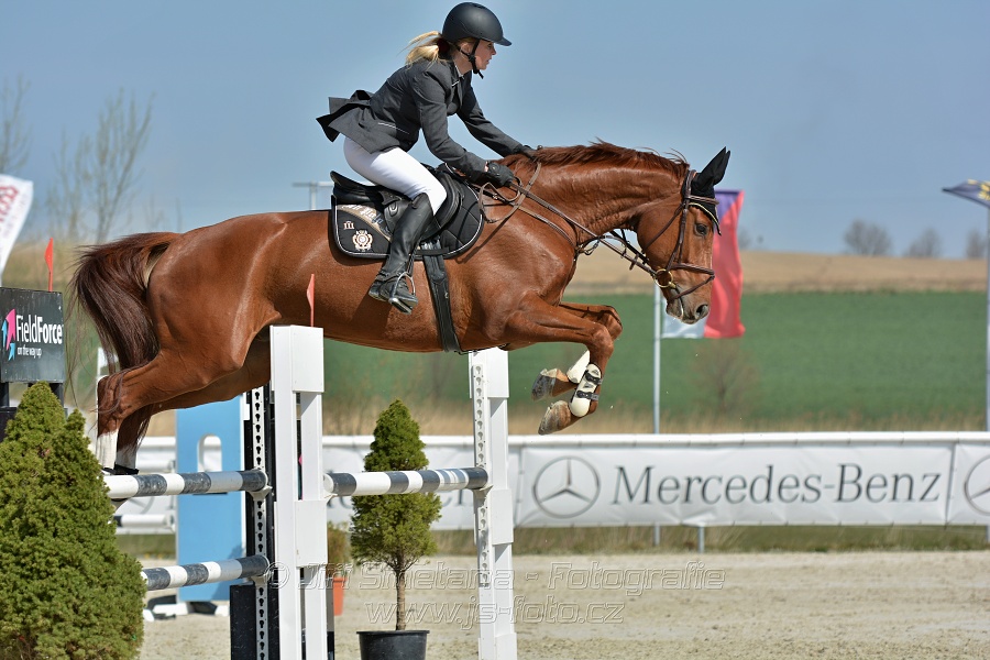 Skoková soutěž pro 5 a 6 leté koně s hendikepem 110/115 cm