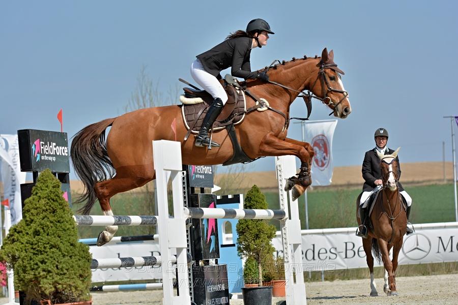 Skoková soutěž pro 5 a 6 leté koně s hendikepem 110/115 cm