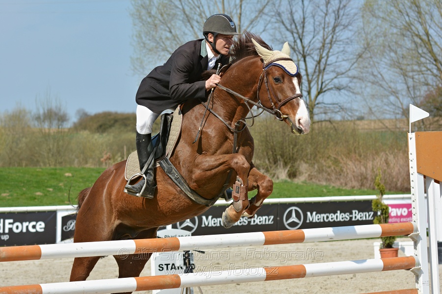 Skoková soutěž pro 5 a 6 leté koně s hendikepem 110/115 cm