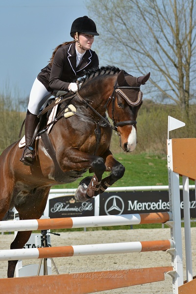 Skoková soutěž pro 5 a 6 leté koně s hendikepem 110/115 cm