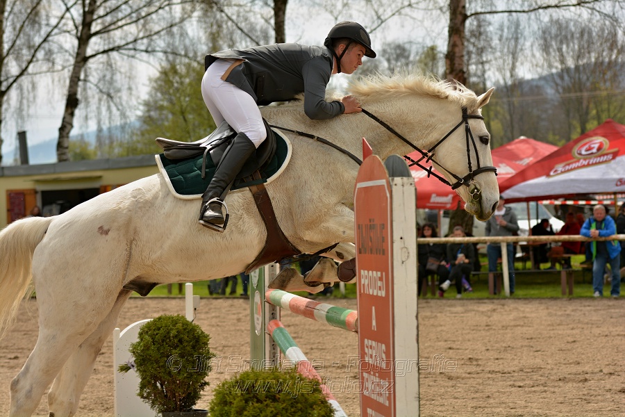 Skoková soutěž stupně „ZL“, bez rozeskakování