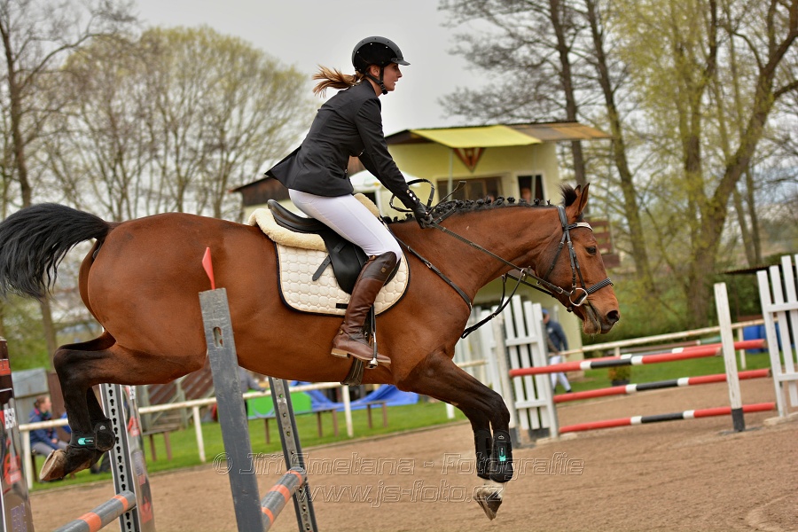 Skoková soutěž „Stupňovaná obtížnost do 100 cm“