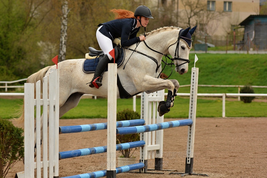 Skoková soutěž „Stupňovaná obtížnost do 100 cm“
