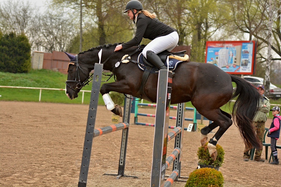 Skoková soutěž „Stupňovaná obtížnost do 100 cm“