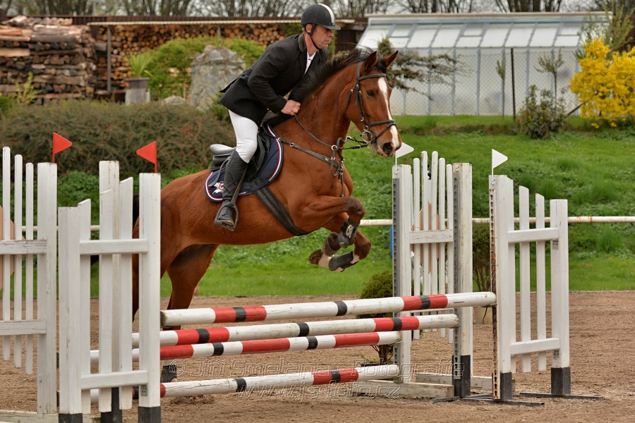 Skoková soutěž „Stupňovaná obtížnost do 100 cm“