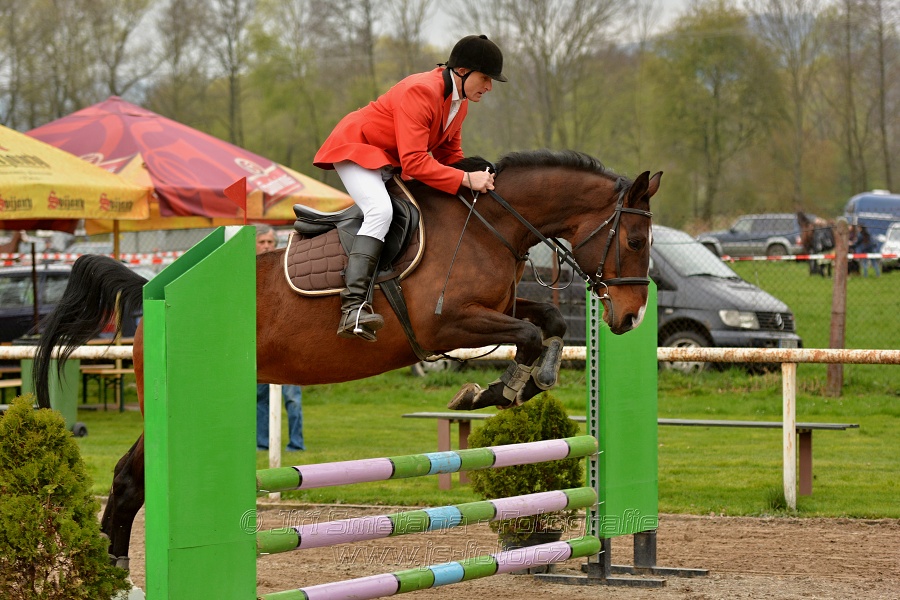 Skoková soutěž „Stupňovaná obtížnost do 100 cm“