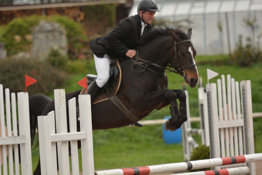 Skoková soutěž „Stupňovaná obtížnost do 100 cm“