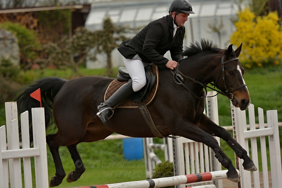 Skoková soutěž „Stupňovaná obtížnost do 100 cm“