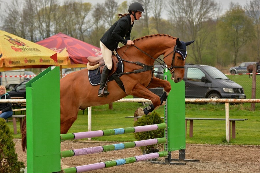 Skoková soutěž „Stupňovaná obtížnost do 100 cm“