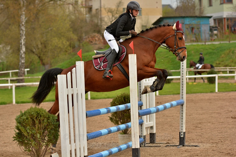 Skoková soutěž „Stupňovaná obtížnost do 100 cm“