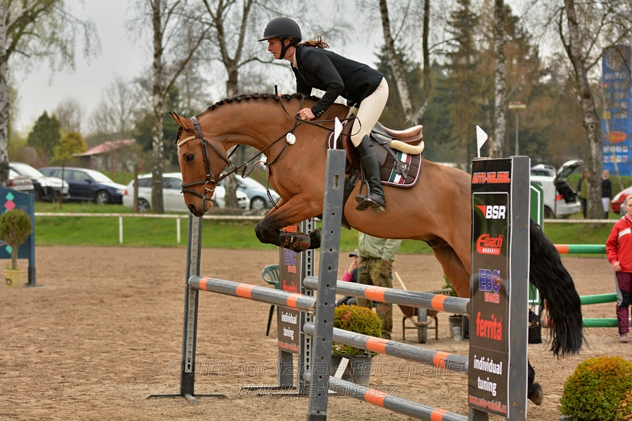 Skoková soutěž „Stupňovaná obtížnost do 100 cm“