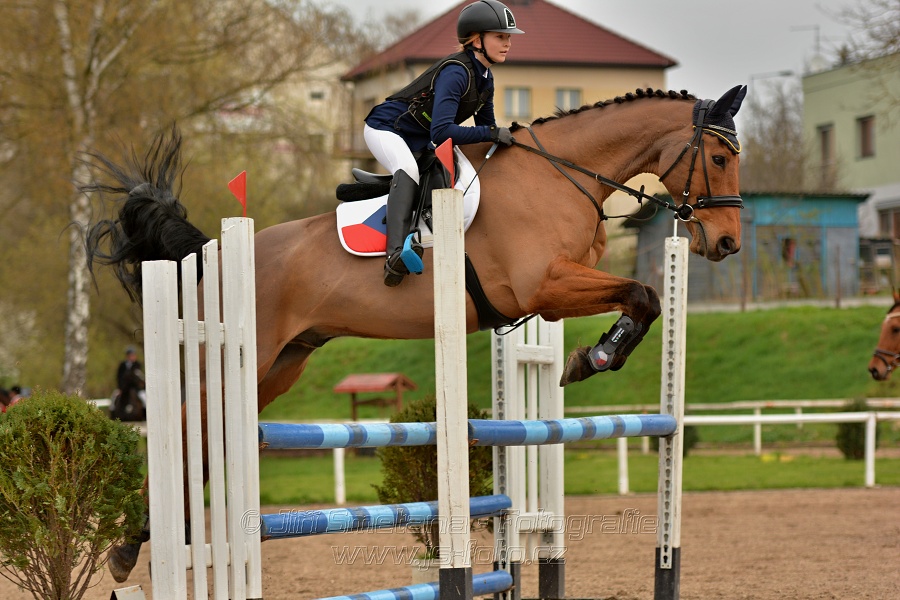 Skoková soutěž „Stupňovaná obtížnost do 100 cm“