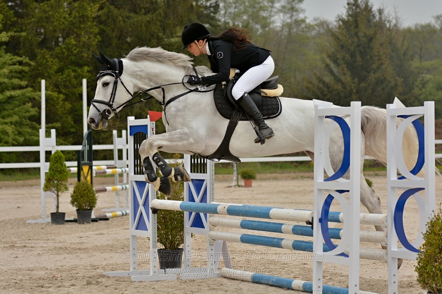 Skoková soutěž Stupňováná obtížnost do 100 cm