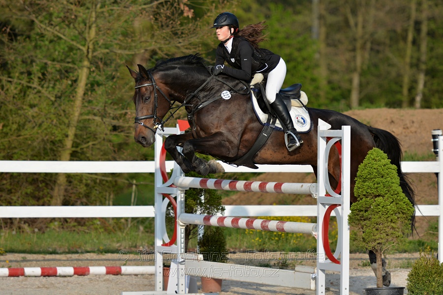 Skoková soutěž stupně „S*“ s návazným rozeskaková$