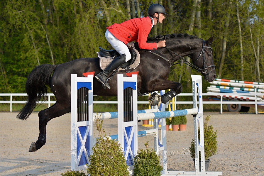 Skoková soutěž stupně „S*“ s návazným rozeskaková$