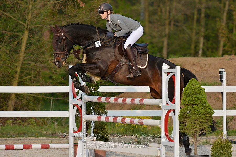 Skoková soutěž stupně „S*“ s návazným rozeskaková$