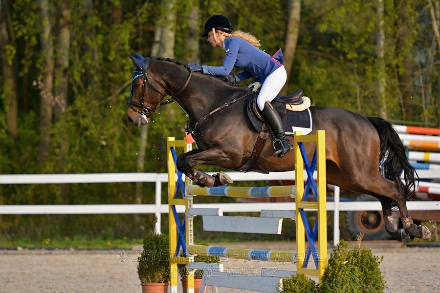 Skoková soutěž stupně „S*“ s návazným rozeskaková$