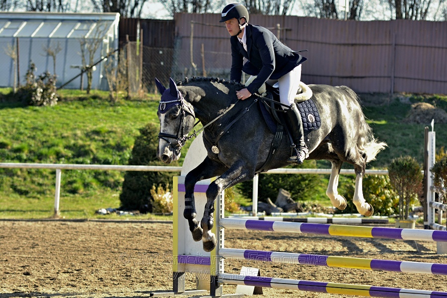 Skoková soutěž „Stupňovaná obtížnost do 100 cm“