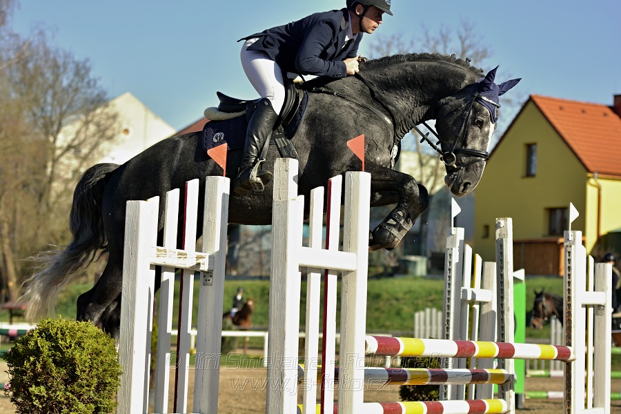 Skoková soutěž „Stupňovaná obtížnost do 100 cm“