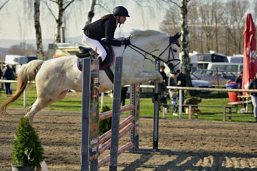 Skoková soutěž „Stupňovaná obtížnost do 100 cm“