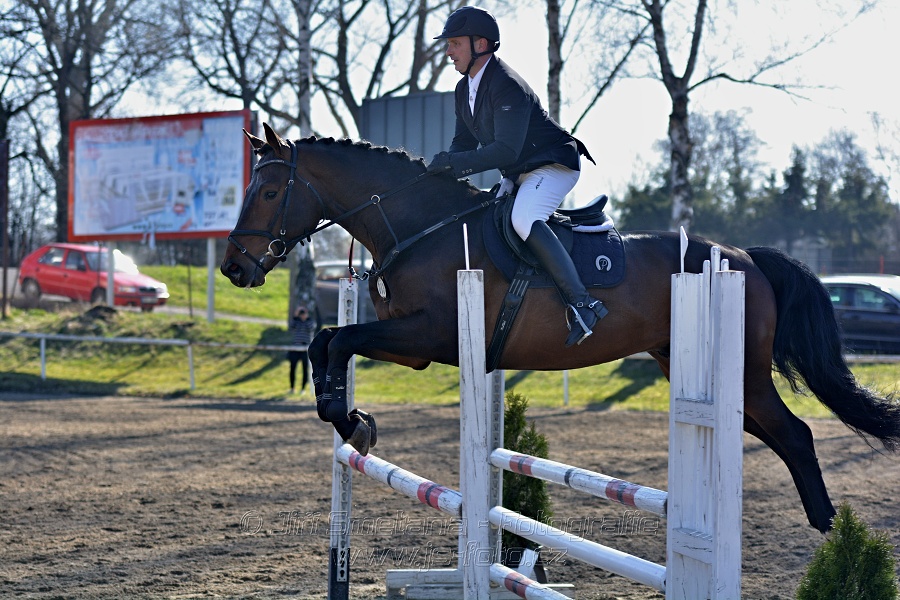 Skoková soutěž „Stupňovaná obtížnost do 100 cm“