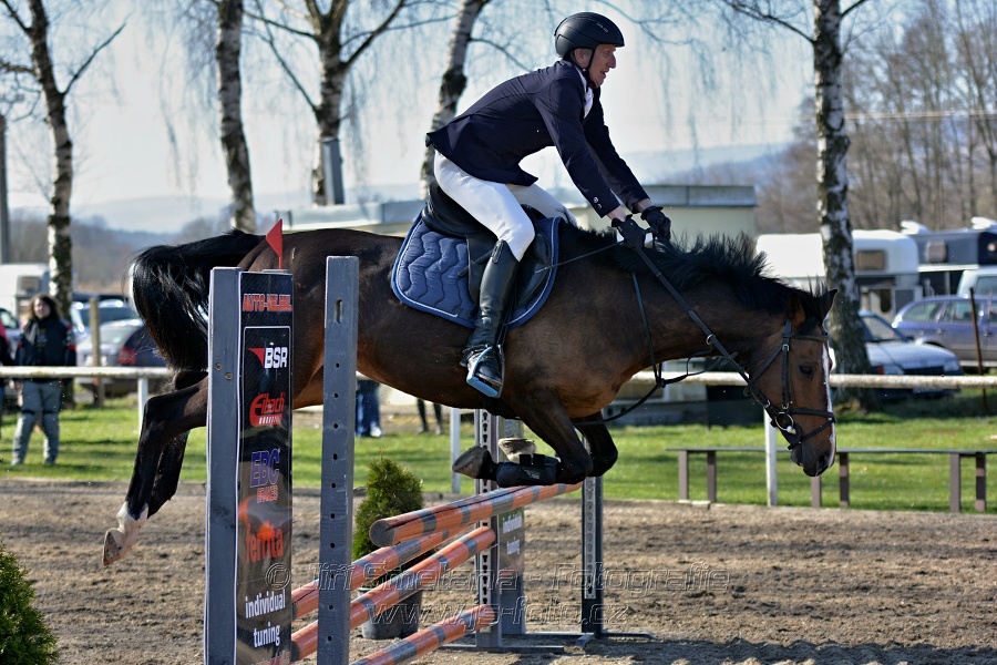 Skoková soutěž „Stupňovaná obtížnost do 100 cm“