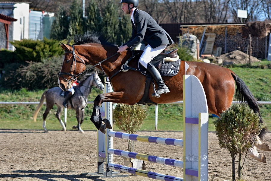 Skoková soutěž „Stupňovaná obtížnost do 100 cm“
