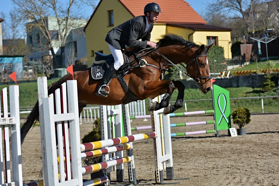 Skoková soutěž „Stupňovaná obtížnost do 100 cm“