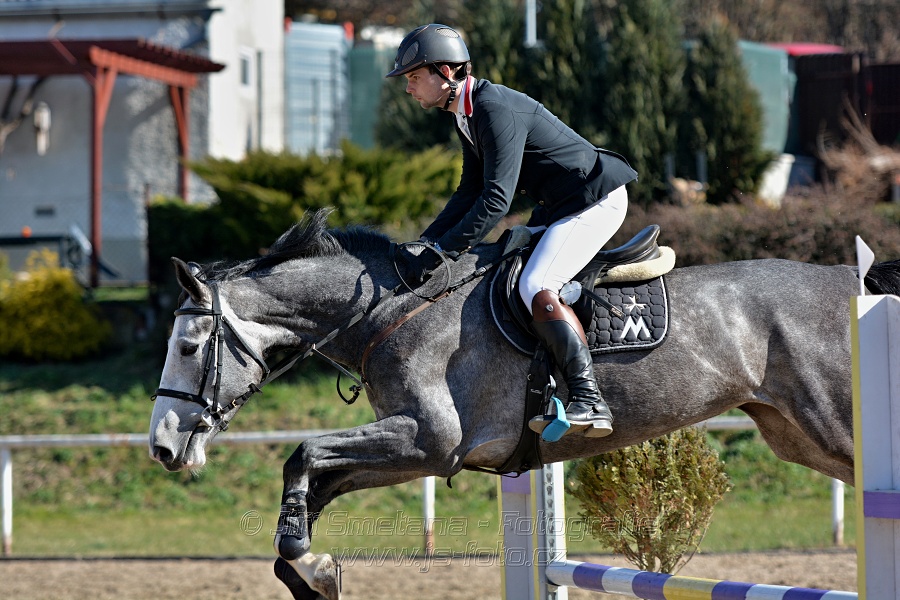 Skoková soutěž „Stupňovaná obtížnost do 100 cm“