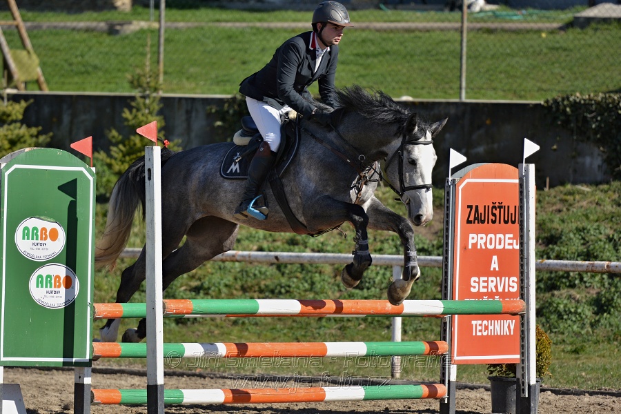 Skoková soutěž „Stupňovaná obtížnost do 100 cm“