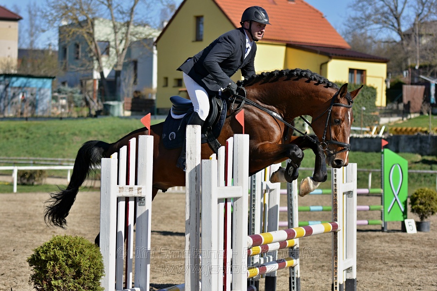 Skoková soutěž „Stupňovaná obtížnost do 100 cm“