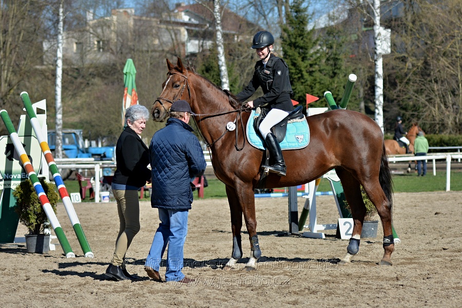 Skoková soutěž „Stupňovaná obtížnost do 100 cm“